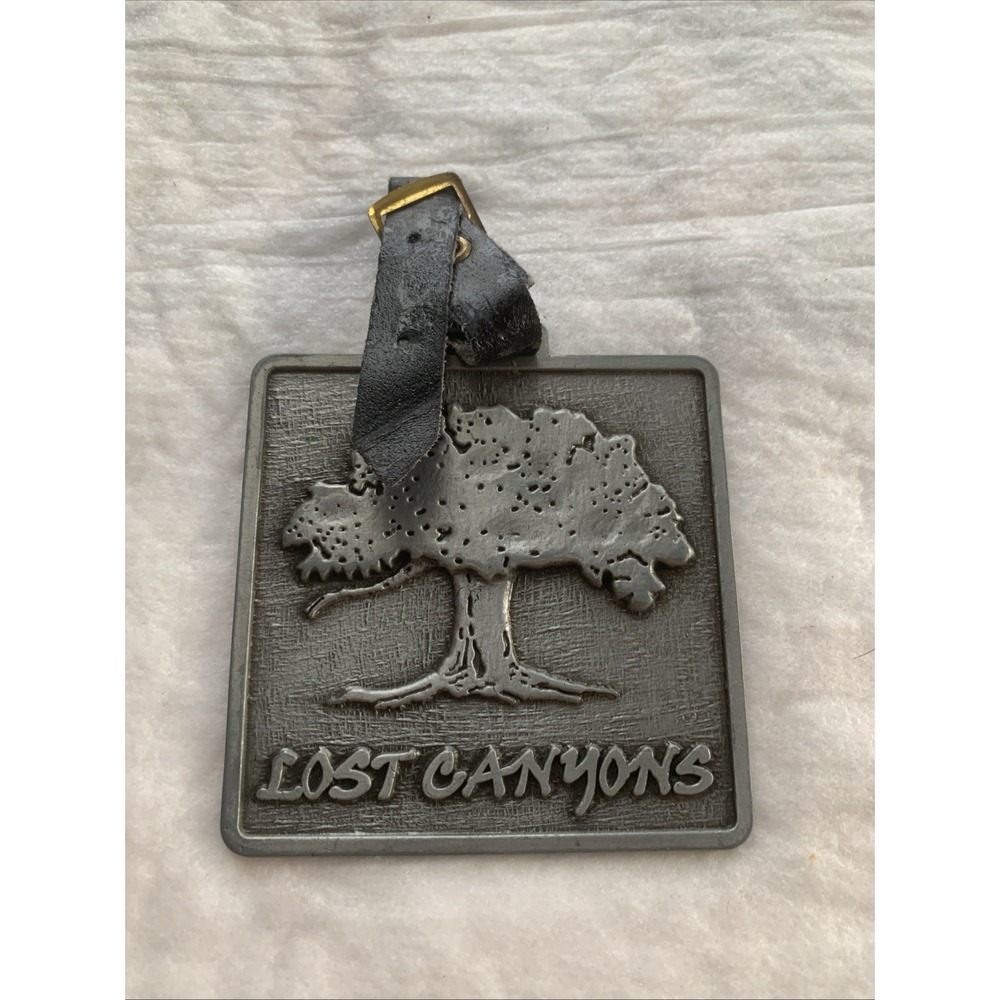 LOST CANYONS Golf Club Metal Bag Tag Simi Valley California